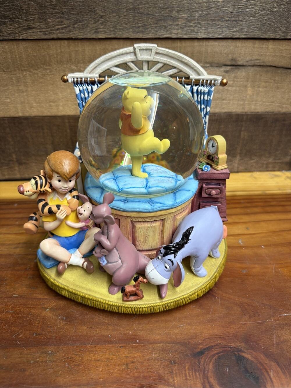 Disney Dancing Pooh Christopher Robin Music Snow Globe Rumbly in My Tumbly Boxed